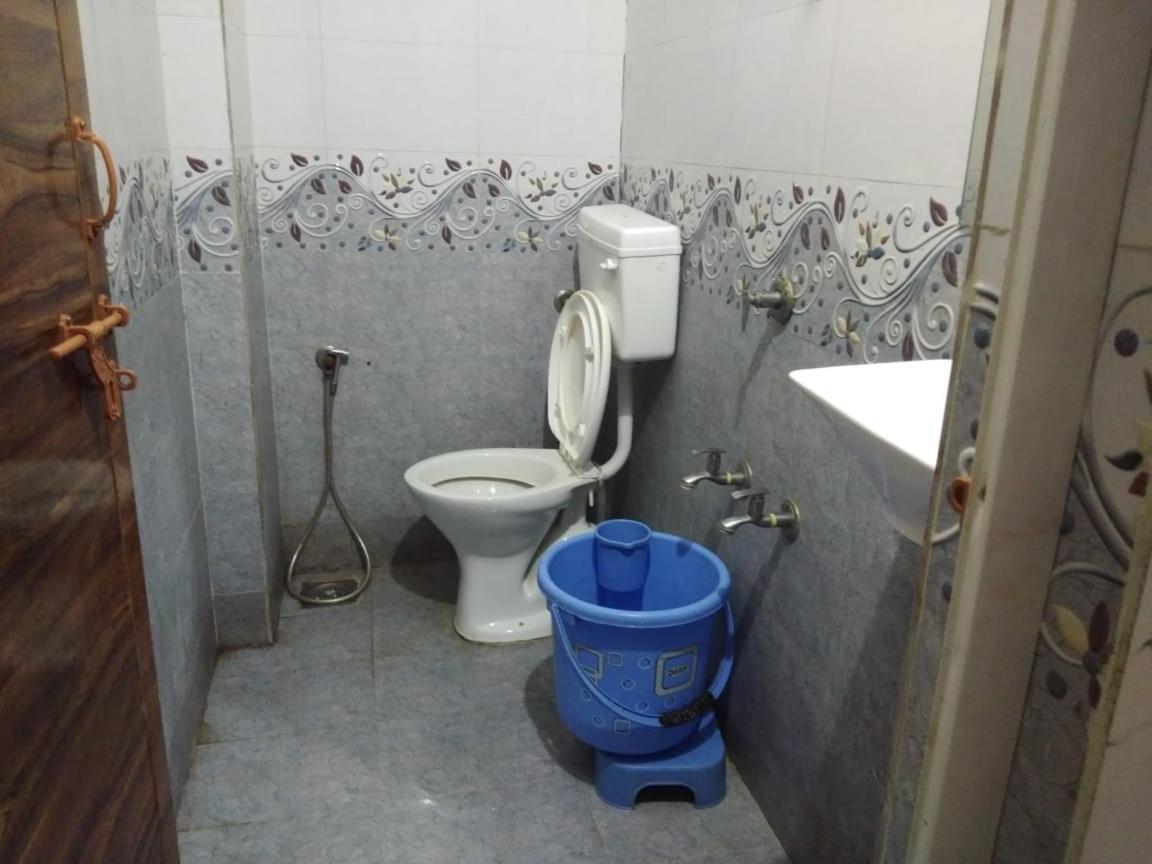 Hotel Shree Krishna Ahmedabad Bagian luar foto
